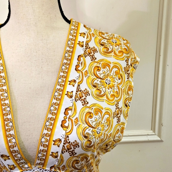 Loveriche Yellow Multi-Color Baroque V-Neckline Front Slit Maxi Dress,Small - Picture 8 of 15